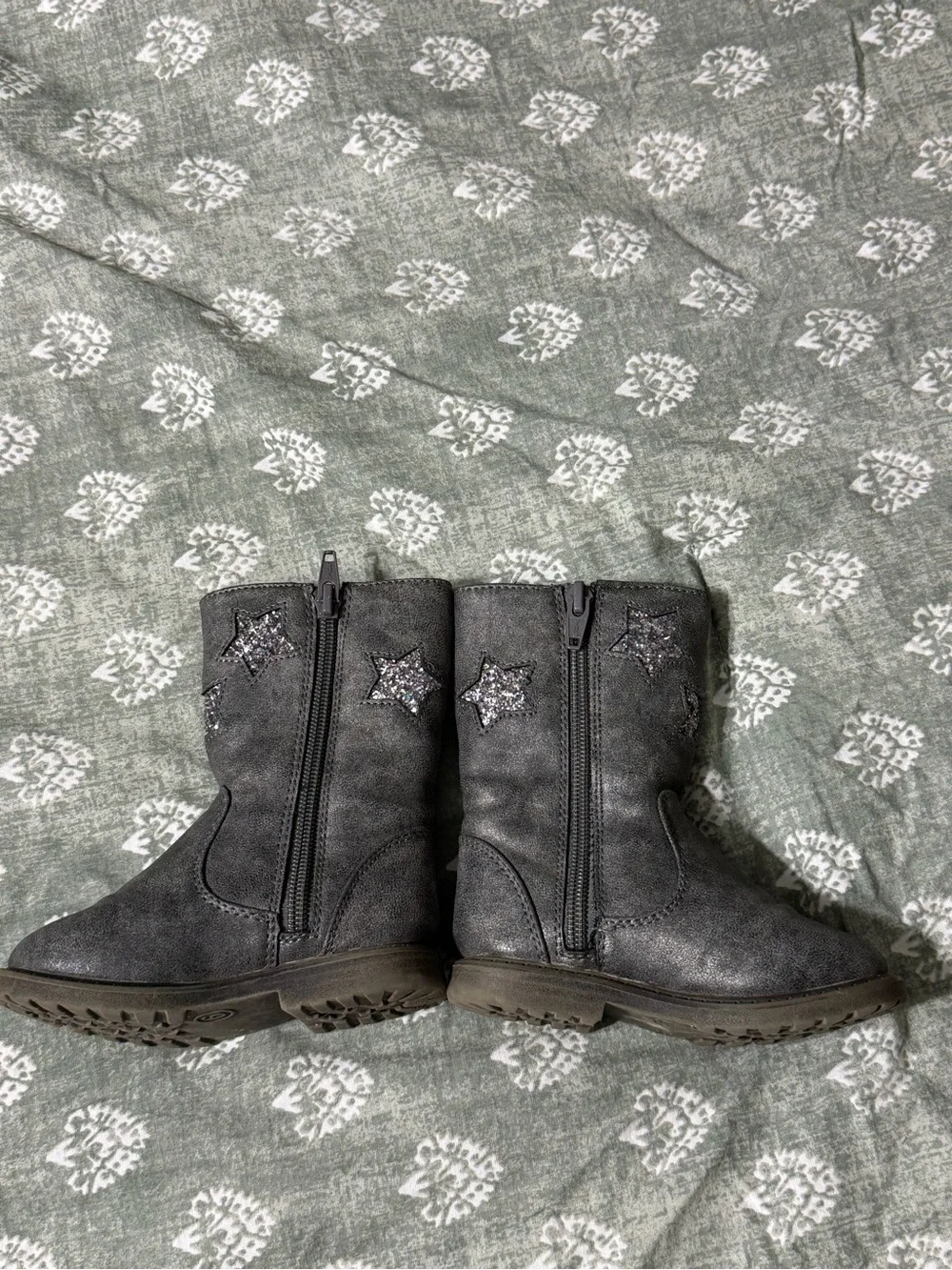 Cat & Jack Gray Star Sparkle Girl’s Toddler Boots size 6